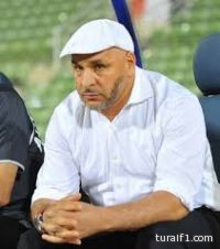 الرائد يقيل الجزائري زكري .. والسلمي البديل
