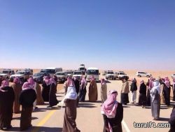 العشرات من قبيلة الدهامشة يحولون دون إزالة هجرة ام الضيان بعرعر
