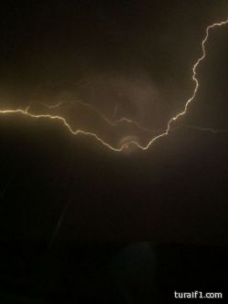 صور رائعه للبرق في سماء مدينة عرعر