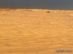 بالفيديو والصور أمطار وسيول على الطريق الدولي بين طريف وعرعر