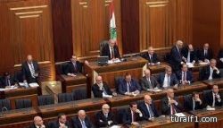 مباراة كرة قدم بين أفيال وطلاب في تايلاند استعدادا لكأس العالم