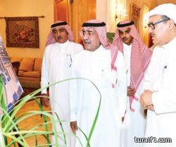 الأمير مقرن يطلع على مشاريع مؤسسة البيان الخيرية للتعليم