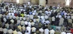 إمام مسجد “غاضب” يطرد المصلين أثناء صلاة التراويح بالأردن