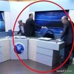 بالفيديو .. مشاجرة عنيفة على الهواء في قناة “أردنية” بين مؤيد ومعارض لـ “بشار”