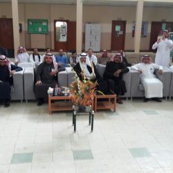 بالصور..العازمي يزور الشيخ ملاح الأديهم بالمستشىفى للإطمئنان على صحته