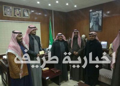 نادي الصمود يمنح رجل الأعمال طارق الحازمي العضوية الفخرية