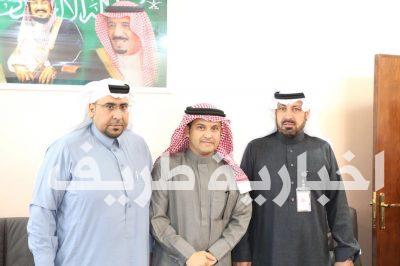 بالصور..اليامي يتفقد سير العمل بطريف ويخصص موظف للعمل كمنسق لمركز التأهيل الشامل بالمحافظة