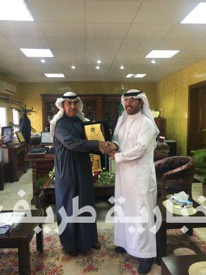 مدير عام جمرك الحديثة يكرم الأستاذ محمد الرشيد بعد إحالته للتقاعد