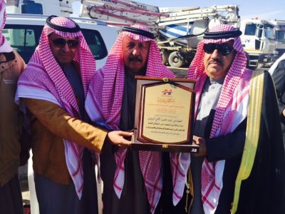 بالصور..العاملين بمخطط التشليح جنوب طريف يحتفلون بوصول التيار الكهربائي