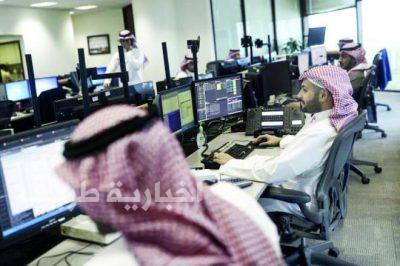 “العمل” تنفي إيقاف دعم رواتب السعوديين في القطاع الخاص