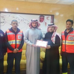 الشاعر فلاح السعدون يُهدي رجل الأعمال محمد شاهي الرويلي قصيدة شعرية