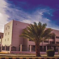 جامعة الحدود الشمالية تحتفل بالدفعة العاشرة من خريجيها ومرور عشر سنوات على إنشائها