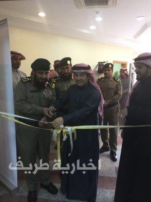 بالصور..مدير عام فرع العمل بالشمالية يفتتح معرض خاص بعمل عرعر بمناسبة اليوم العالمي للدفاع المدني