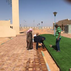 القائم بأعمال محافظ طريف يقدم واجب العزاء لأسرة جبر بن عقيل الرويلي