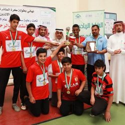 “الأمن الفكري” .. دورة لمدير عام التعليم في الحدود الشمالية في ثانوية ابي بكر الصديق بعرعر