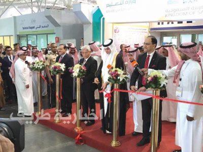 “العيسى” ينتقد الجامعات السعودية لقبولها أعداداً ضخمة من الطلاب