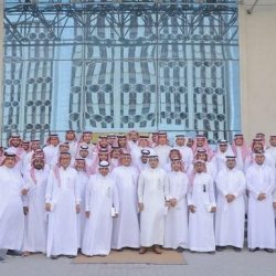 بالصور..الفالح يطلع على مشاريع وعد الشمال بطريف