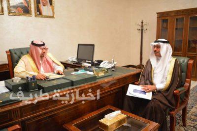 الأمير فيصل بن خالد يطلع على تقرير أعمال ومشروعات شركة الكهرباء بالمنطقة