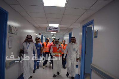 بالصور..مدير عام الهلال الأحمر بالحدود الشمالية يزور المرضى والمصابين