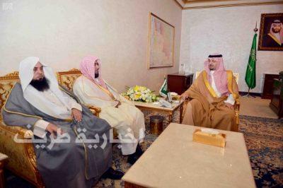 أمير الحدود الشمالية يلتقي مدير فرع الإفتاء في المنطقة