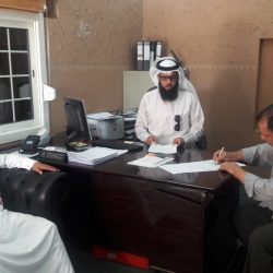 الأمير فيصل بن خالد يطلع على أعمال ومشاريع شركة الكهرباء بالحدود الشمالية