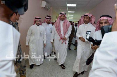 بالفيديو..أمير الشمالية يوجه بإزالة صوره والإبقاء على صور خادم الحرمين ونائبه خلال تفقد منفذ جديدة عرعر