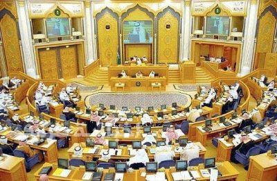 مطالبة “شورية” بتوظيف السعوديات في البقالات والمغاسل والبناشر ضمن مراكز تجارية بالأحياء