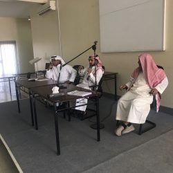 مدير جامعة الحدود الشمالية يلتقي الطلبة المستجدين مع بدء العام الدراسي الجديد