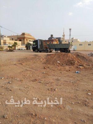 بالصور..‎ بلدية محافظة طريف تنفذ حملة لإزالة الأنقاض ومخلفات البناء