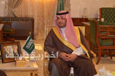 الأمير فيصل بن خالد يطلع على النشاط الإذاعي في المنطقة