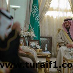 بالصور..رئيس هيئة الأركان الأردني يقلد الملحق العسكري السعودي وسام الاستحقاق العسكري