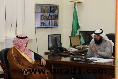 محافظ طريف يزور مكتب الأحوال المدنية ويتفقد مركز السكر بالمحافظة