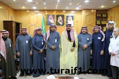 محافظ طريف يزور مستشفى طريف العام ويتفقد سير العمل بالقطاع الصحي