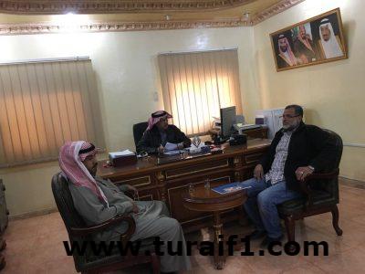 “بلدي طريف” يعقد اجتماعه مع أحد المقاولين المشرفين على مشاريع البلدية