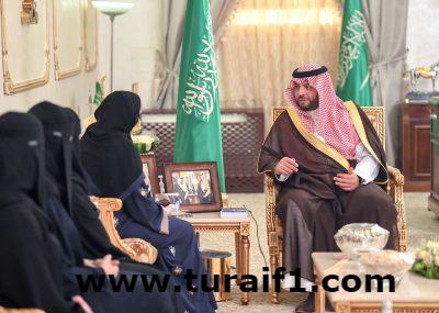أمير ⁧‫الحدود الشمالية‬⁩ يستقبل عميدة كلية التميز للبنات ” أكسفورد ” وعدد من القيادات النسائية