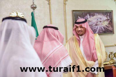 أمير منطقة الحدود الشمالية يستقبل المهنئين بعيد الفطر المبارك من موظفي الإمارة