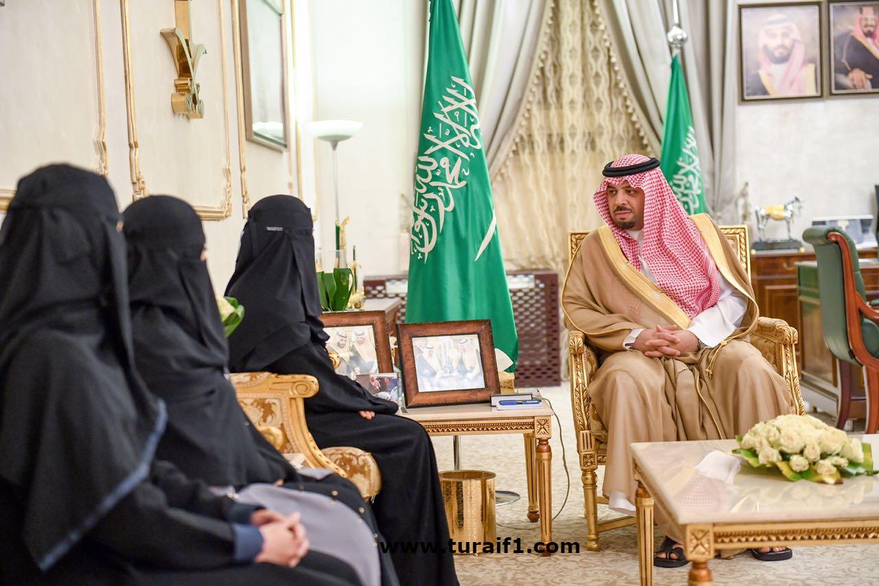 أمير الشمالية يستقبل مديرة الإدارة النسائية بالغرفة التجارية اخبارية طريف أمير الشمالية يستقبل مديرة الإدارة النسائية بالغرفة التجارية اخبارية طريف