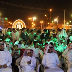 محافظ طريف يوجه بزيادة جوائز الذهب المقدمة للجمهور