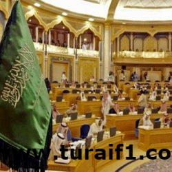 أمير الحدود الشمالية يستقبل رئيس وأعضاء لجنة أصدقاء الهلال الأحمر بالمنطقة