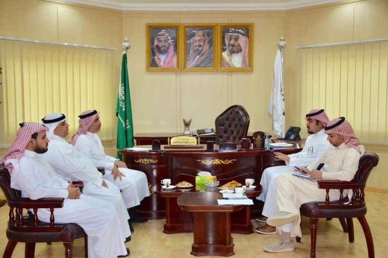 رئيس غرفة عرعر يلتقي مشرف هيئة المدن الصناعية اخبارية طريف