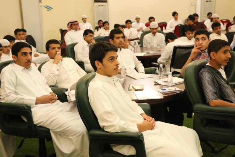 أختتام الدورة التدريبية عن (التفوق في اختبارات القدرات العامة) بالغرفة