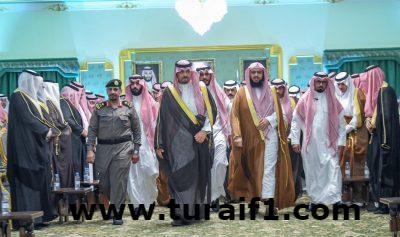 أمير منطقة الحدود الشمالية يلتقي المواطنين في جلسته المسائية