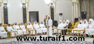 الأمير فيصل بن خالد بن سلطان يكرم 45 حافظا للقرآن الكريم في منطقة الحدود الشمالية