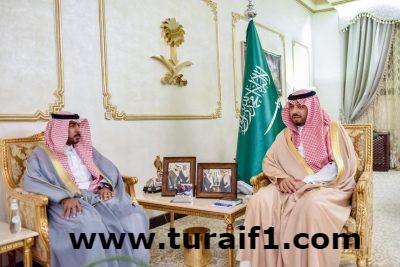 أمير الحدود الشمالية يلتقي مدير عام الطرق بالمنطقة