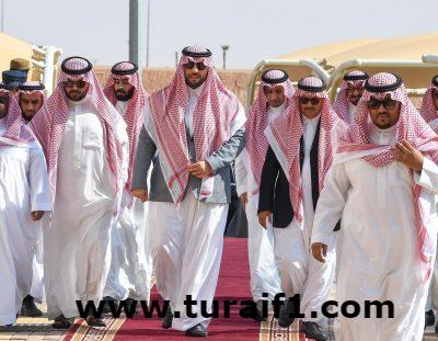 الأمير فيصل بن خالد بن سلطان يدشن ركن نادي رؤية 2030 في جامعة الحدود الشمالية