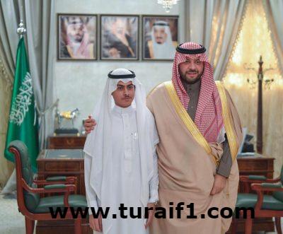أمير الشمالية يكرّم الطالب فرحان العنزي الحائز على المركز الأول في مسابقة القصة القصيرة على مستوى المملكة