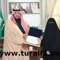 الأمير فيصل بن خالد بن سلطان يكرم الطلاب الفائزين في مسابقة ألعاب القوى على مستوى المملكة
