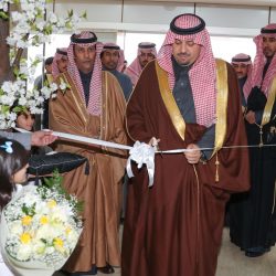 الأمير فيصل بن خالد بن سلطان يتفقد ميدانيًا أحياء وشوارع محافظة طريف
