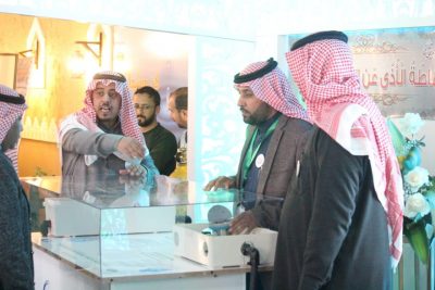 ركن المياه يستقبل الزوار في اليوم الثاني من مهرجان الصقور بطريف