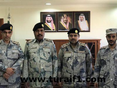 بالأسماء:مساعد قائد حرس الحدود بطريف يقلد عدد من الأفراد رتبتهم الجديدة